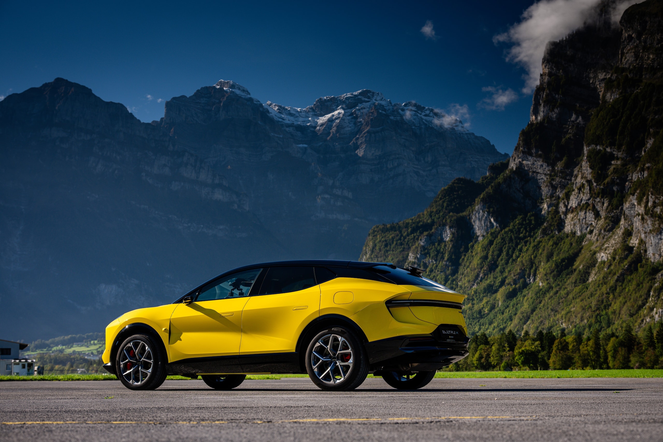 Lotus Eletre X, scocca la scintilla