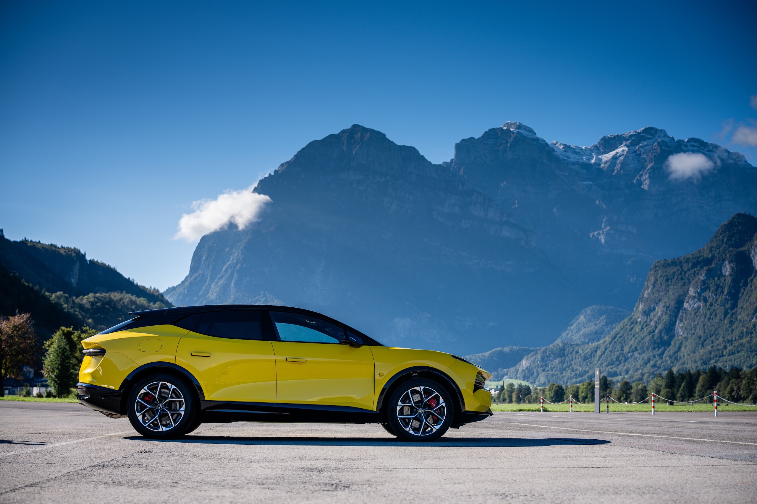 Lotus Eletre X, scocca la scintilla