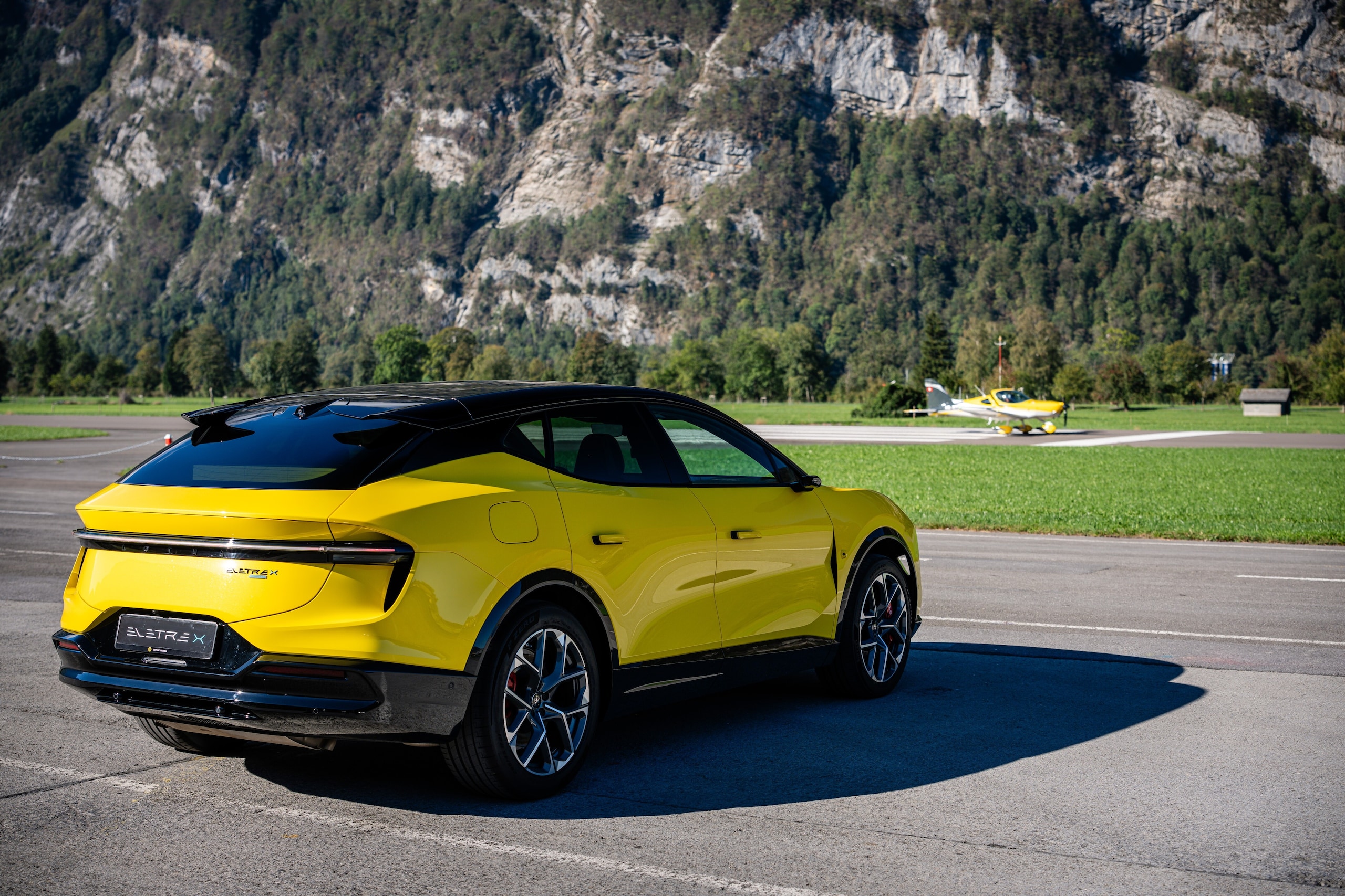 Lotus Eletre X, scocca la scintilla