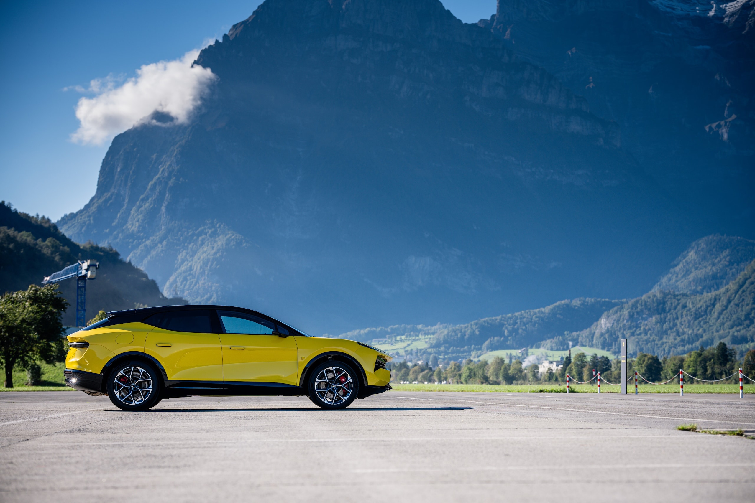 Lotus Eletre X, scocca la scintilla