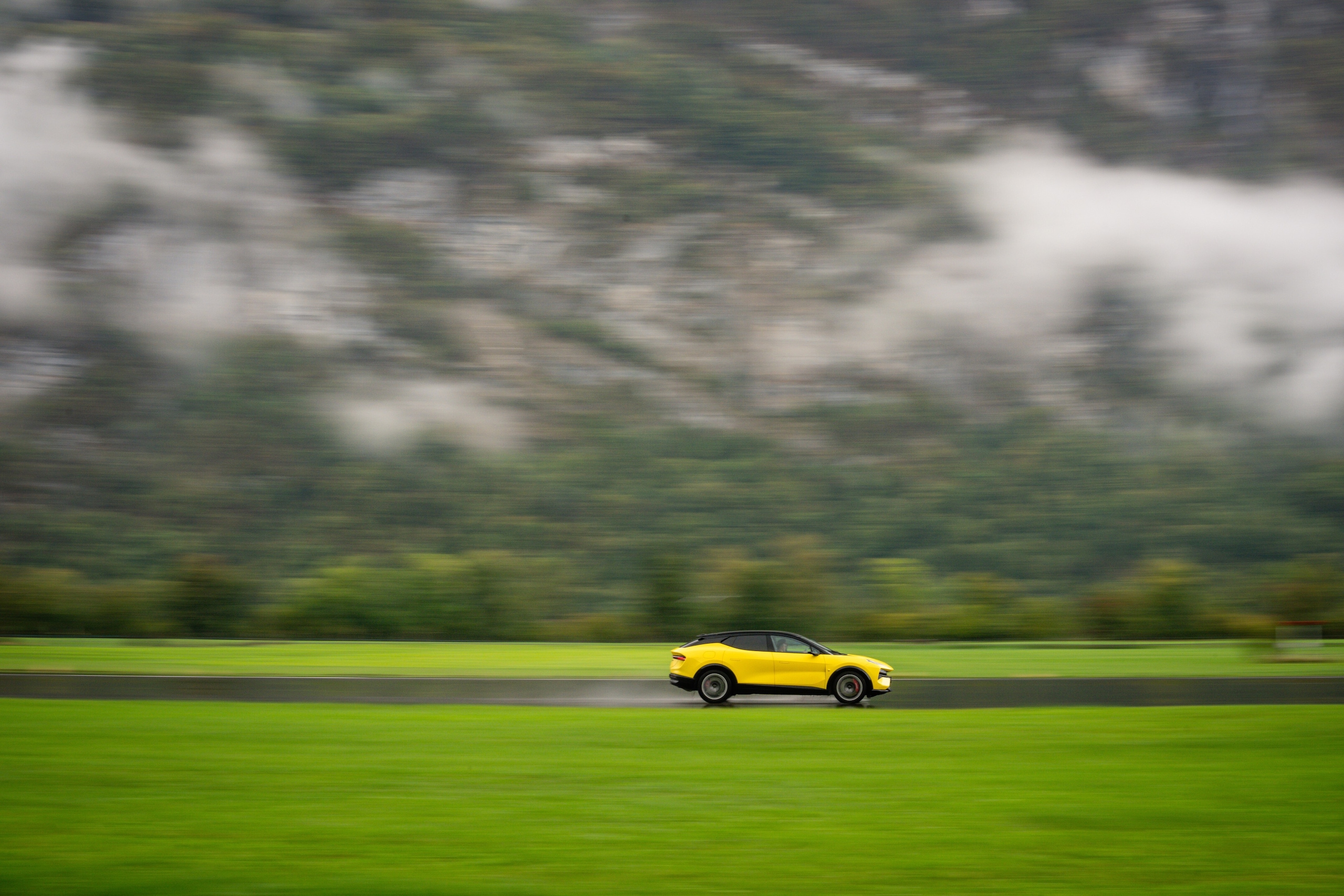 Lotus Eletre X, scocca la scintilla