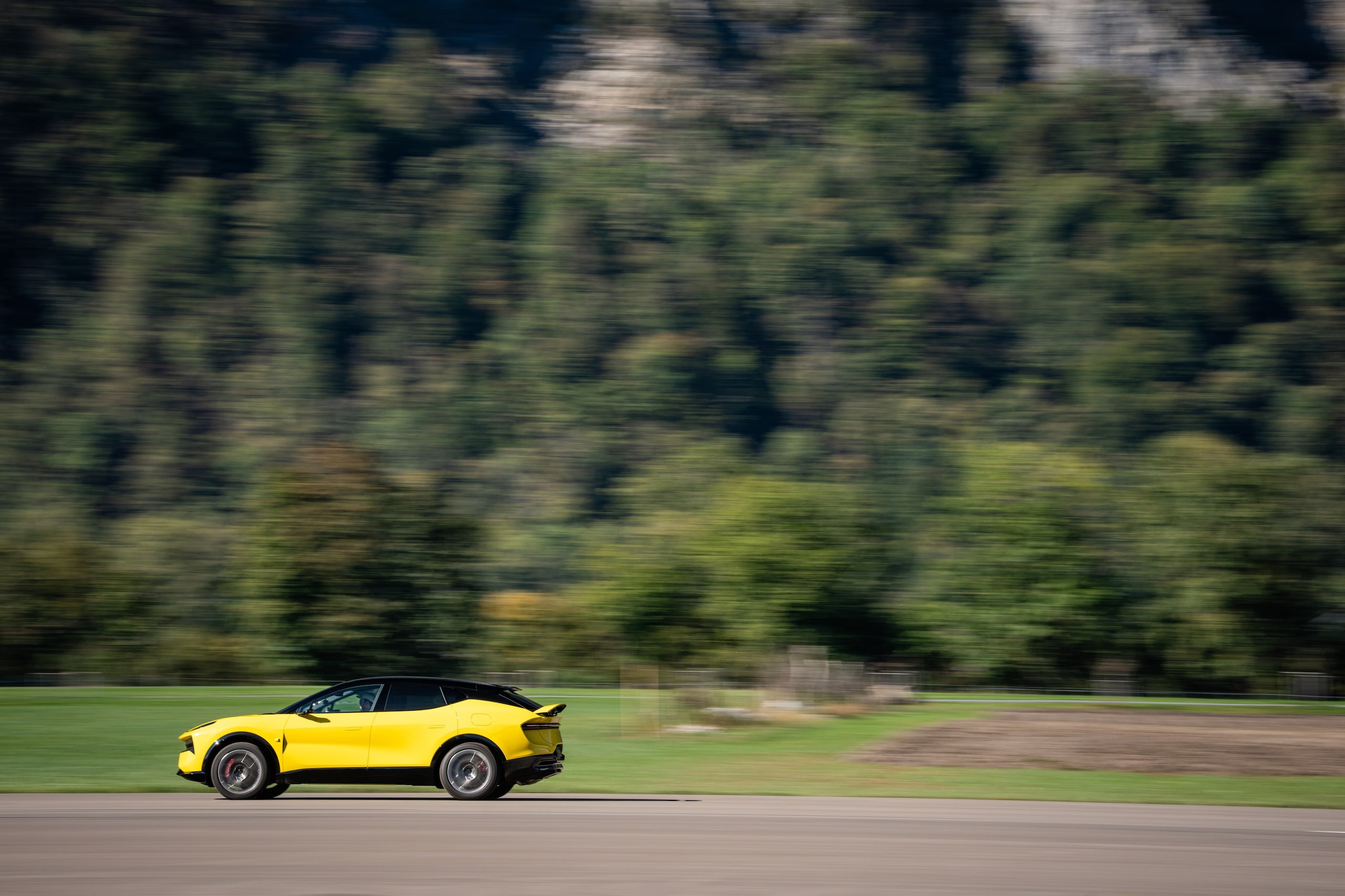 Lotus Eletre X, scocca la scintilla