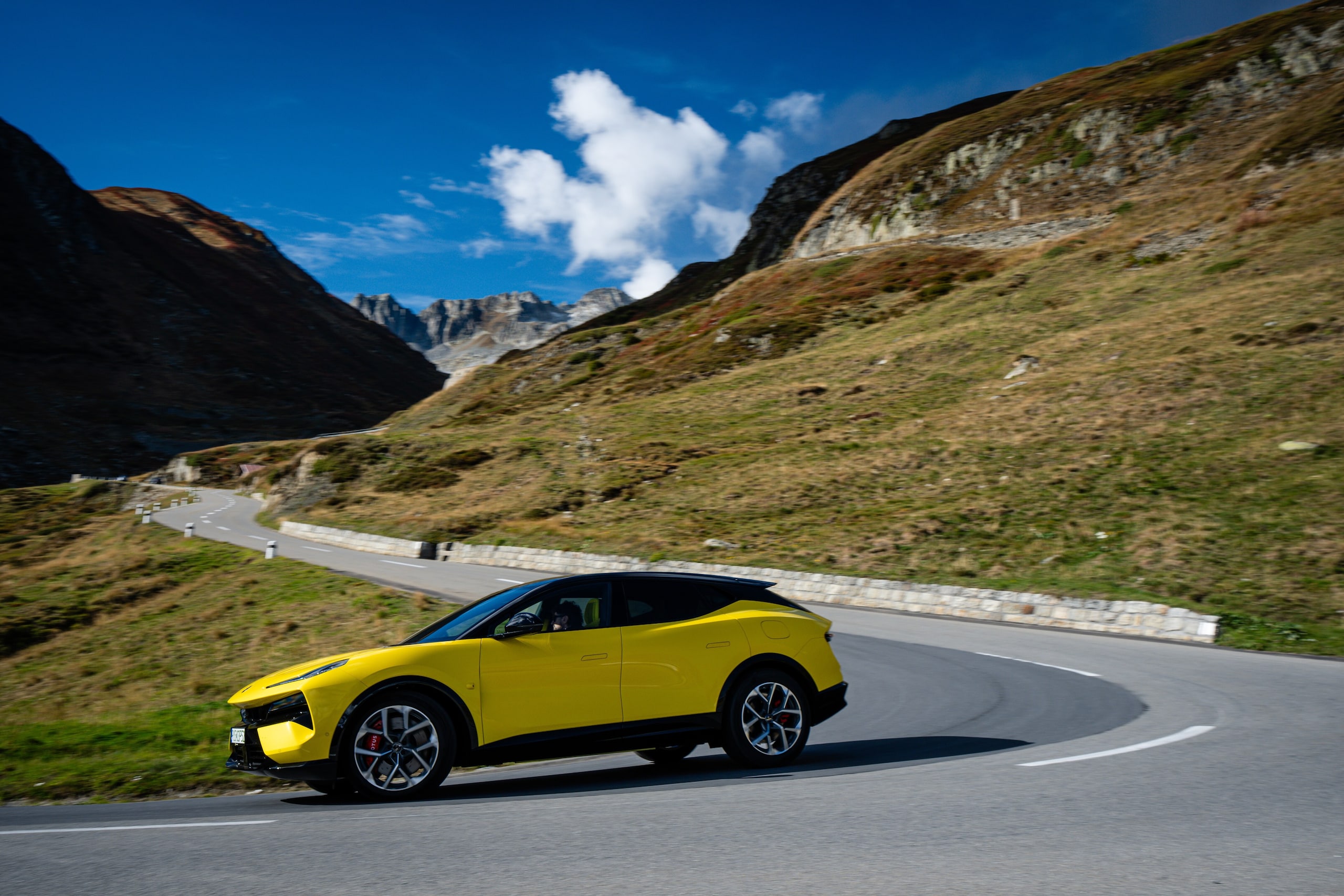 Lotus Eletre X, scocca la scintilla