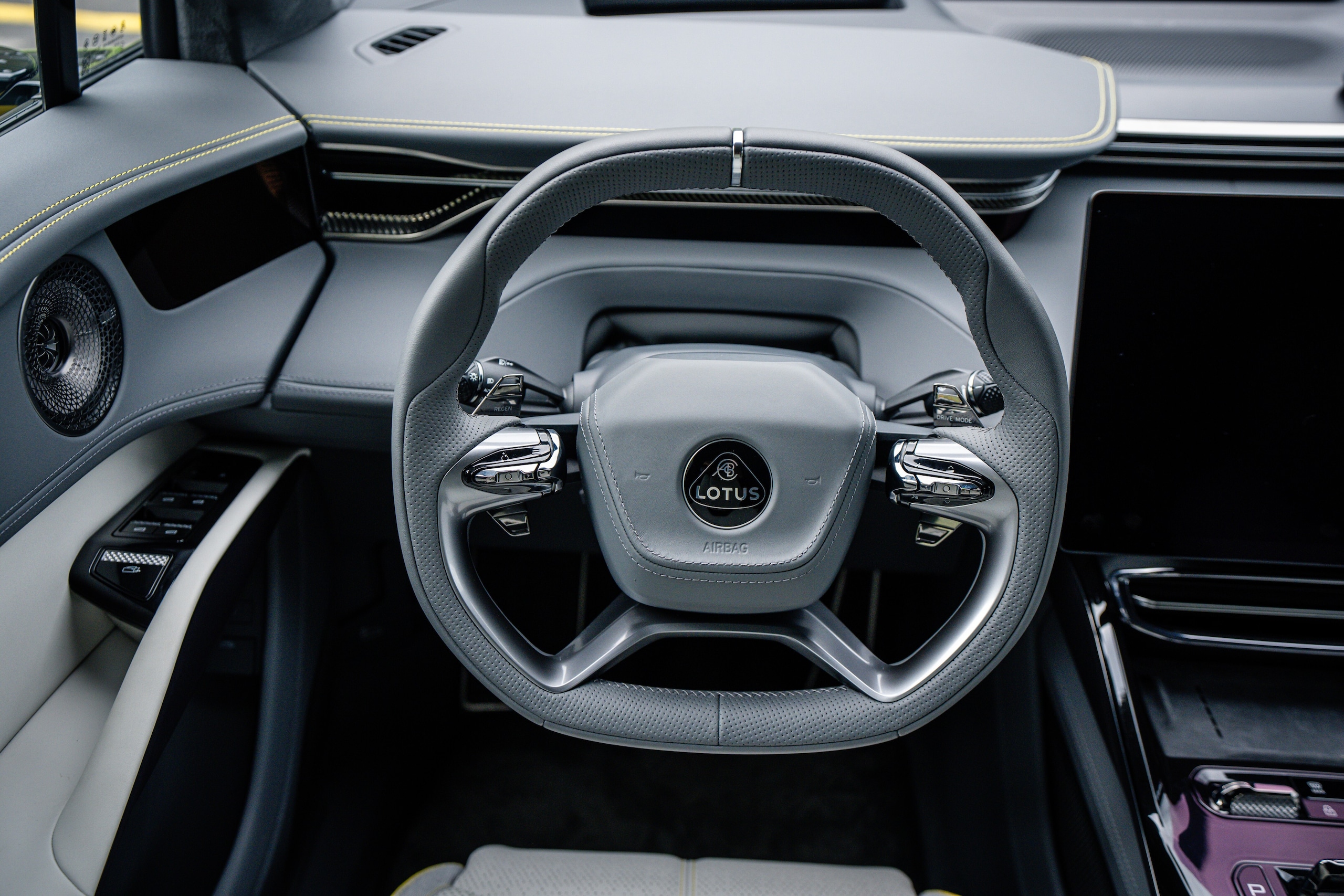 Lotus Eletre X, scocca la scintilla