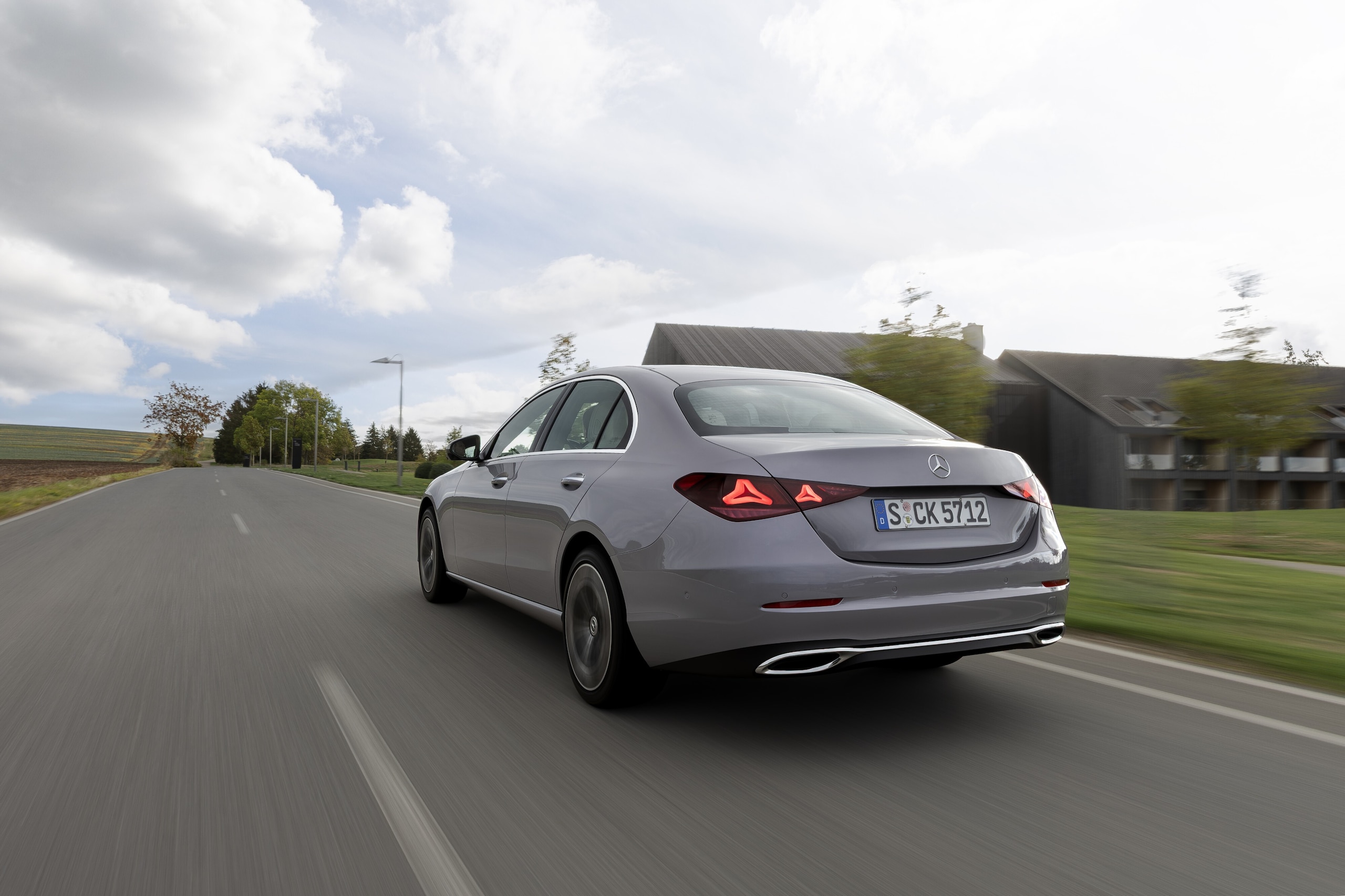Mercedes-Benz Classe C 2026, nuovo vestito e tanta sostanza