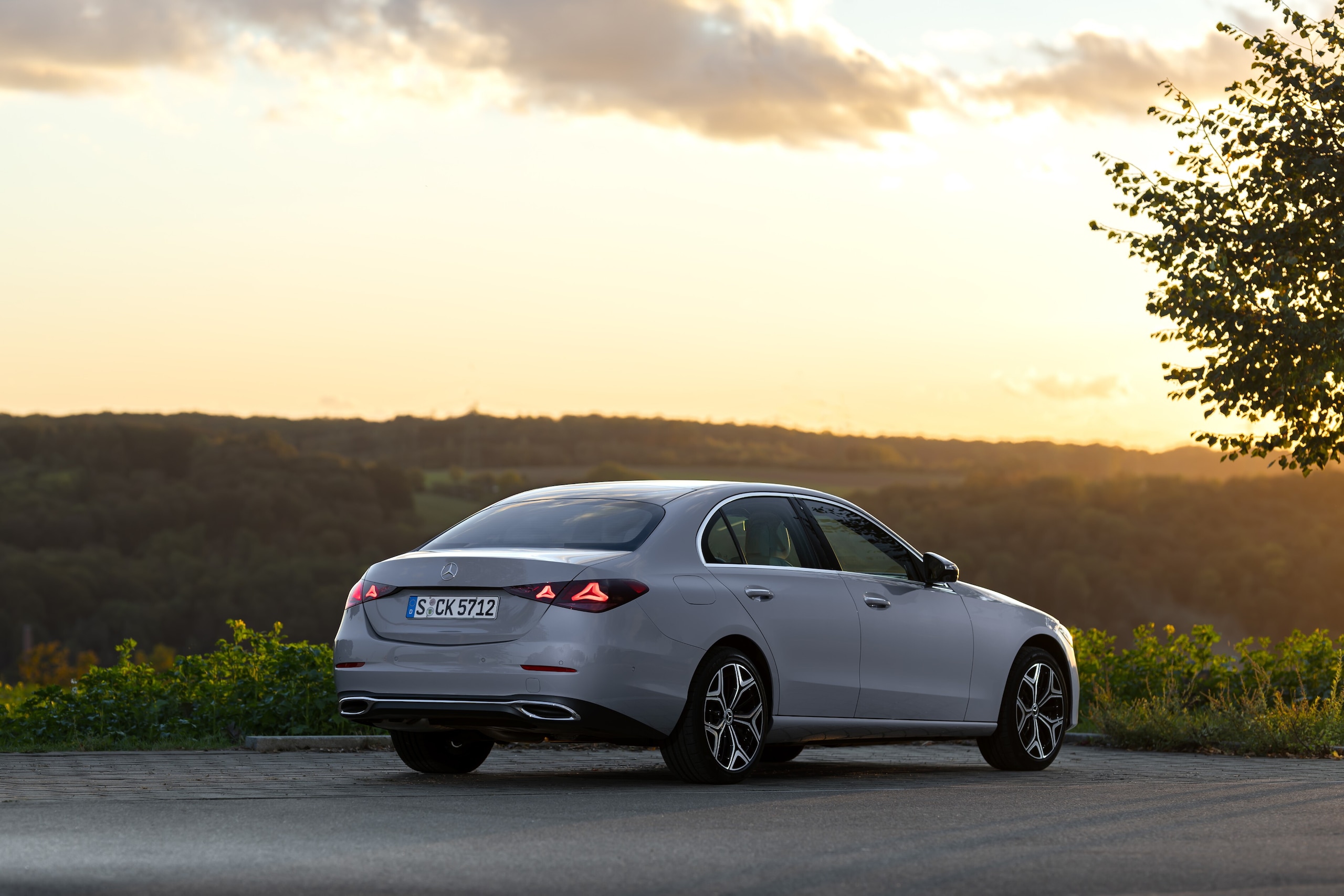 Mercedes-Benz Classe C 2026, nuovo vestito e tanta sostanza
