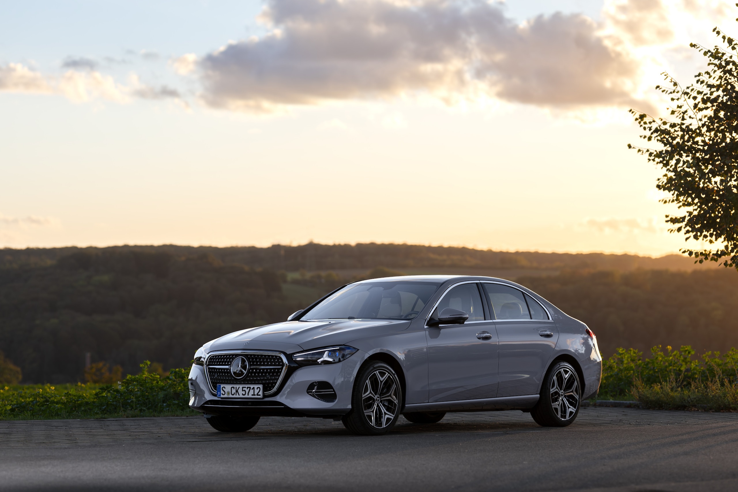 Mercedes-Benz Classe C 2026, nuovo vestito e tanta sostanza