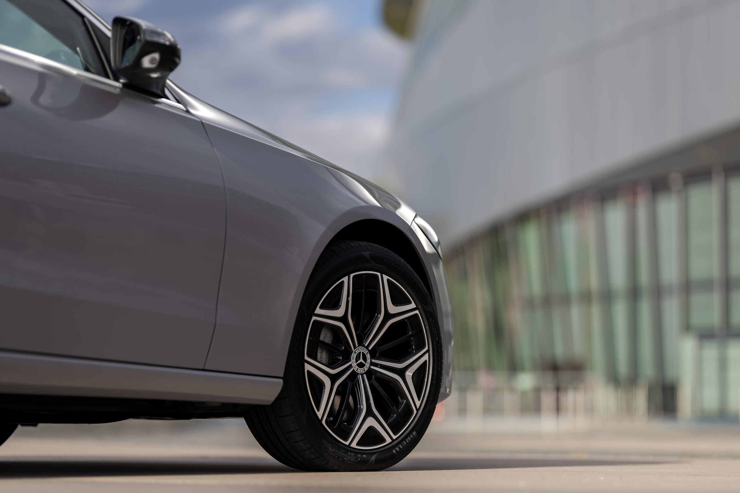 Mercedes-Benz Classe C 2026, nuovo vestito e tanta sostanza