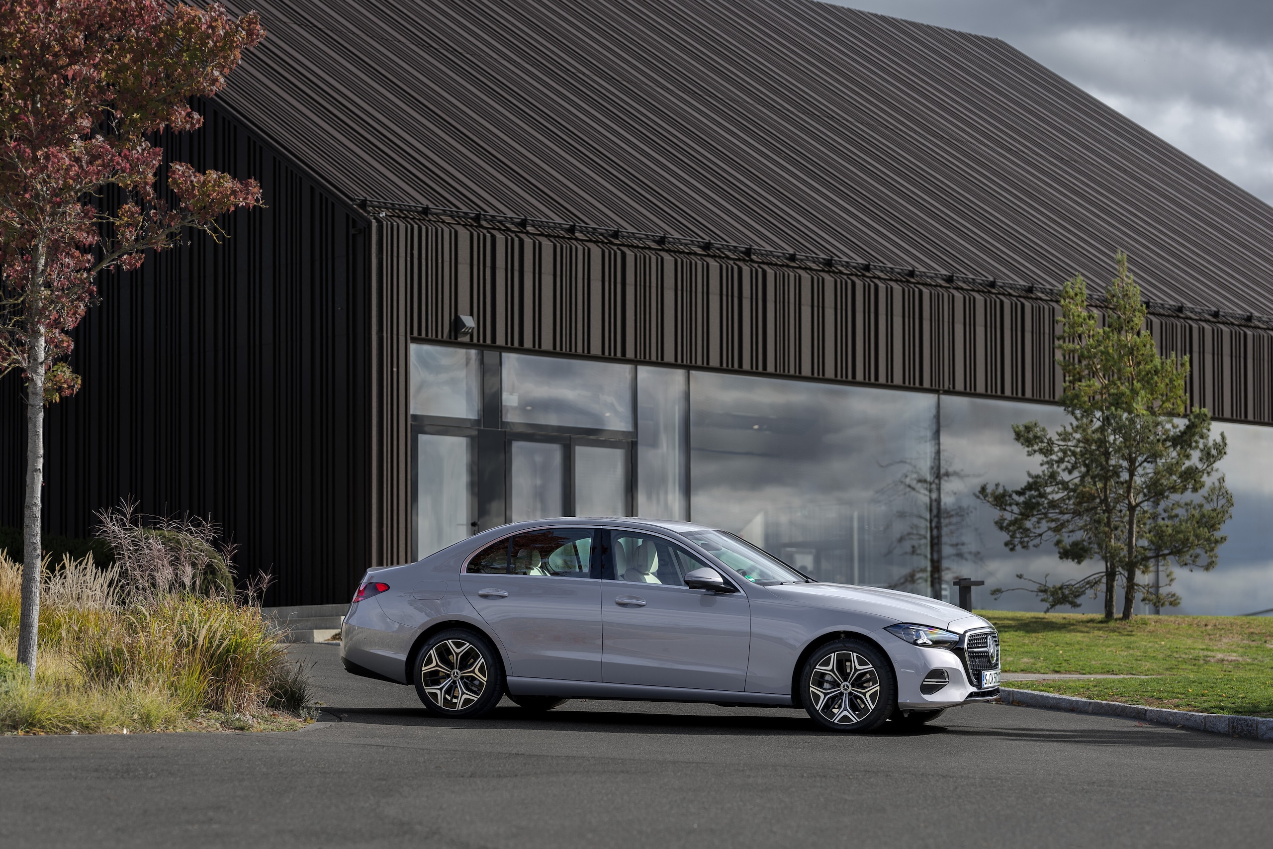 Mercedes-Benz Classe C 2026, nuovo vestito e tanta sostanza