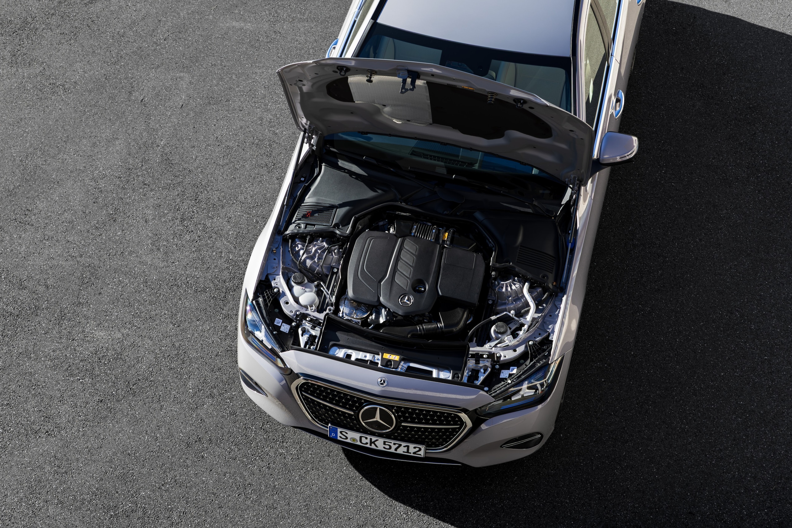 Mercedes-Benz Classe C 2026, nuovo vestito e tanta sostanza