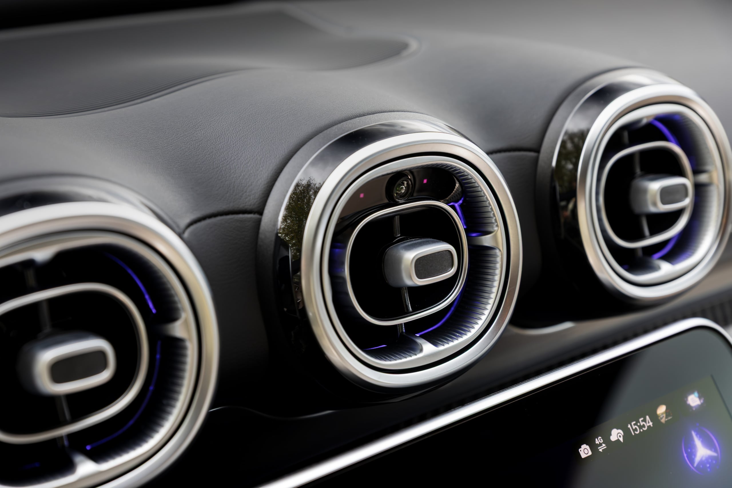 Mercedes-Benz Classe C 2026, nuovo vestito e tanta sostanza