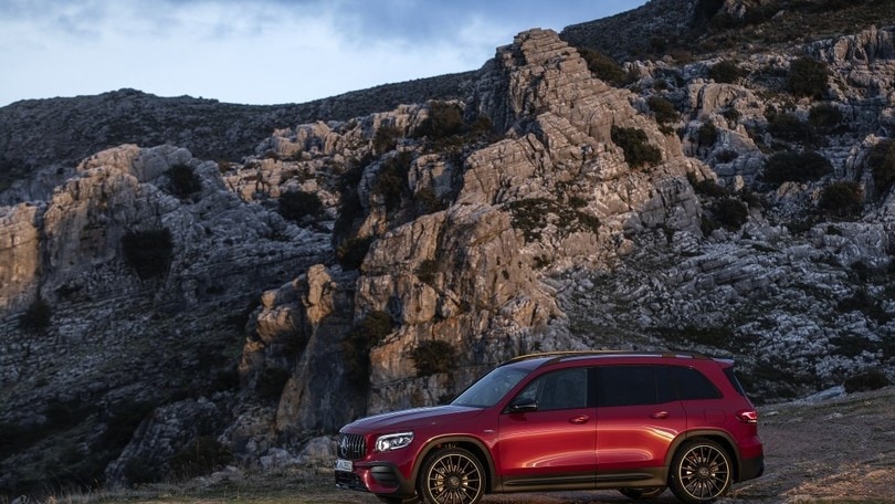 Mercedes-AMG GLB 53 4Matic, la prova: FOTO