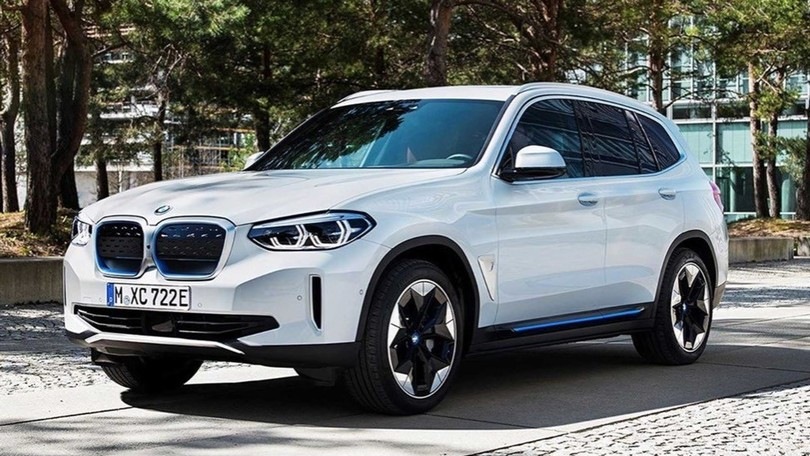 Nuova BMW iX3, sfugge sul web la prima immagine del SUV elettrico