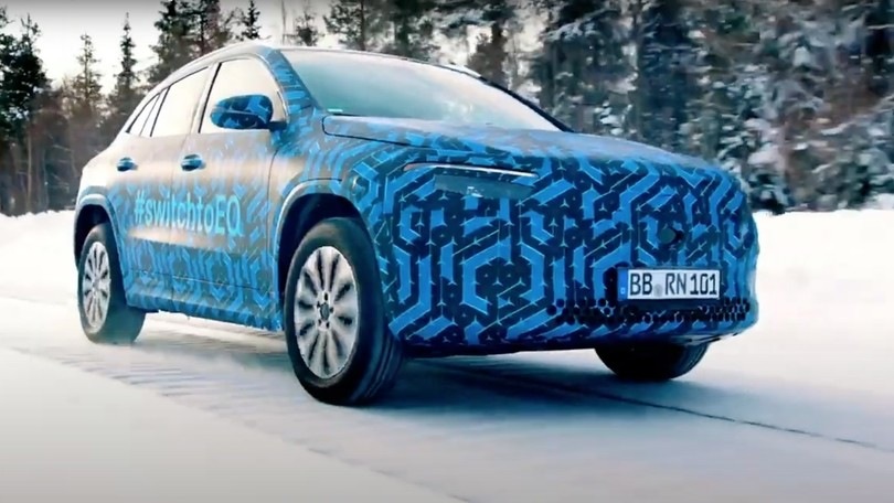 Mercedes EQA, test sulla neve per il Suv elettrico