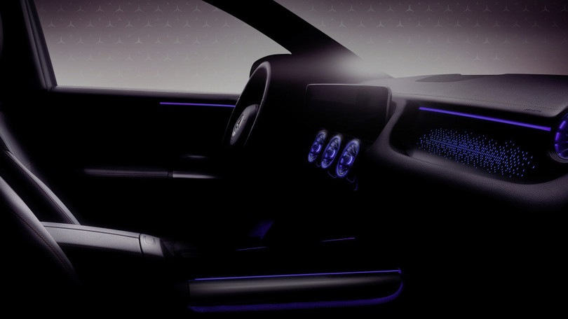 Mercedes EQA, foto ufficiale degli interni del SUV elettrico