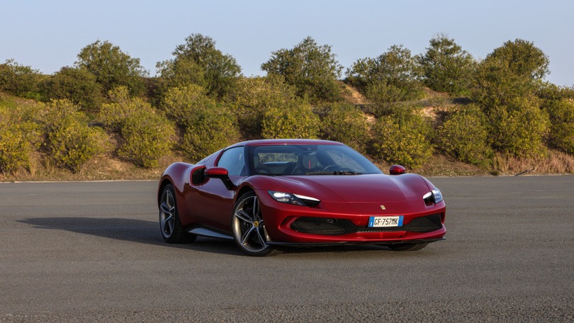 Ferrari 296 GTB, il test