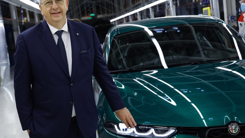 Alfa Romeo, non tornerà indietro: solo elettriche dal 2027