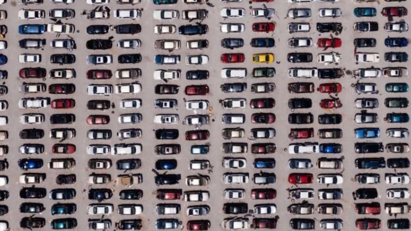 Sul nuovo numero di Auto: 2023, anno nuovo e problemi vecchi