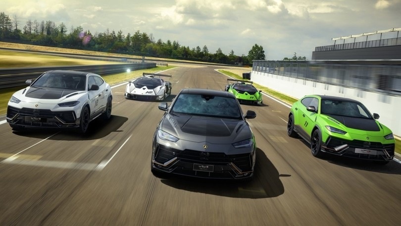 Lamborghini Urus Performante Essenza SCV12, quando l'hypercar non basta