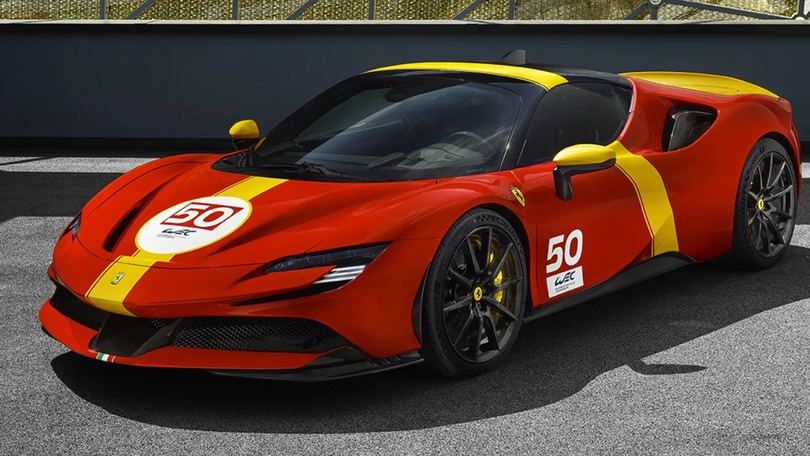 Ferrari SF90 Stradale Rosso Le Mans celebra la 499P