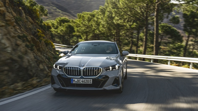 Nuova BMW Serie 5 Touring, ecco come cambierà la station wagon