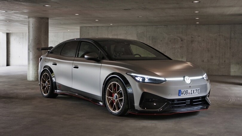 Volkswagen ID.X Performance introduce la ID.7 sportiva