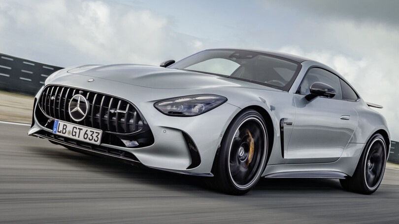 Mercedes-AMG GT Coupé, la super V8 in Italia, prezzo e allestimenti