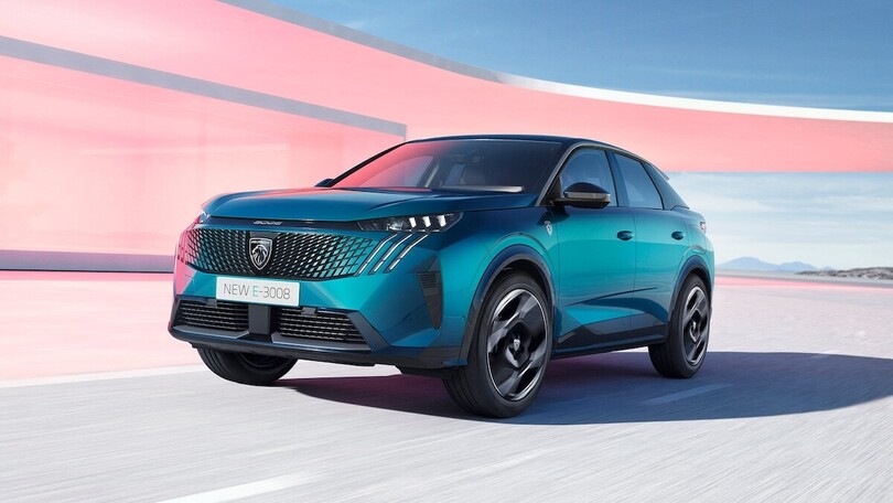 Peugeot e-3008 si può ordinare anche online, ecco i prezzi di Allure e GT