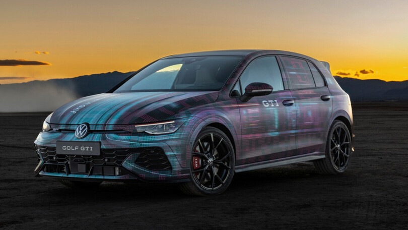 Volkswagen Golf, al CES il restyling parte dalla GTI