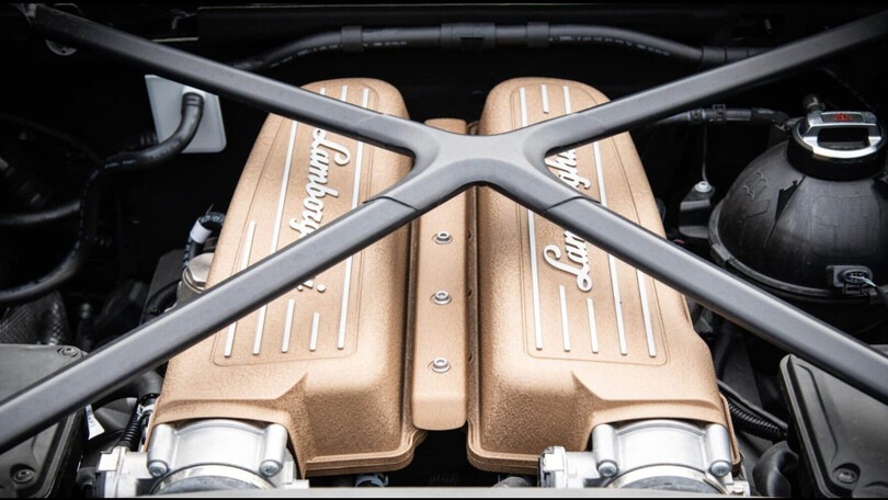Lamborghini, l'erede di Huracán avrà un super V8 alla spina