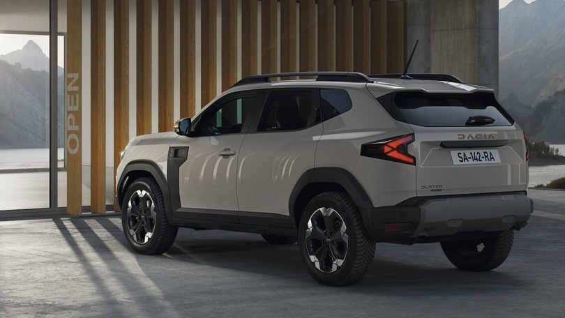 Nuova Dacia Duster 2024, i prezzi e i motori disponibili in Italia