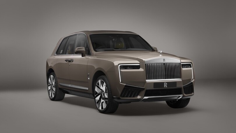 Rolls Royce Cullinan Series II rinnova lo stile e si fa hi-tech