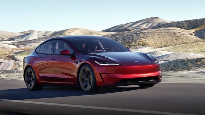 Tesla vuole inserire il parental control per i neopatentati