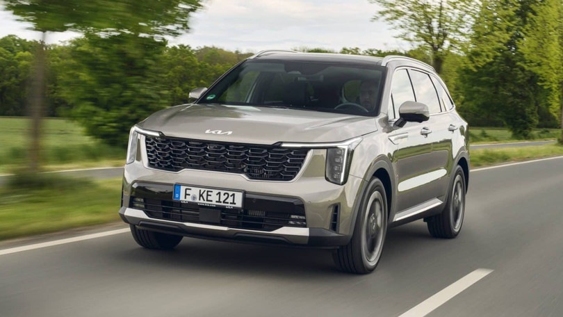 Kia Sorento, si completa la gamma elettrificata