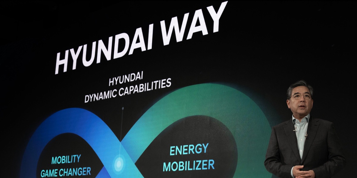 Hyundai raddoppia sull'ibrido e per il momento frena sull'elettrico