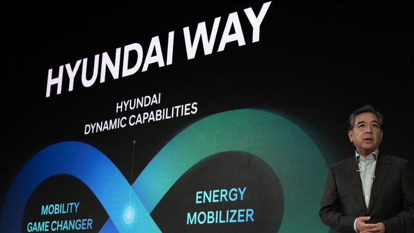Hyundai raddoppia sull'ibrido e per il momento frena sull'elettrico