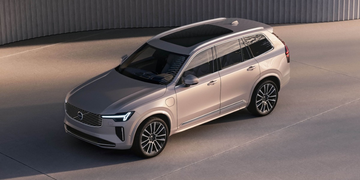 Volvo XC90, la terza serie punta in alto