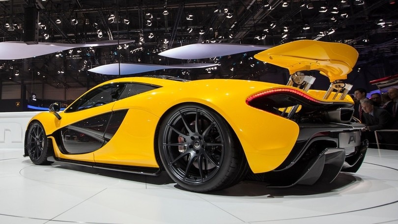 McLaren, arriva l'erede della P1: sarà ancora una V8 ibrida