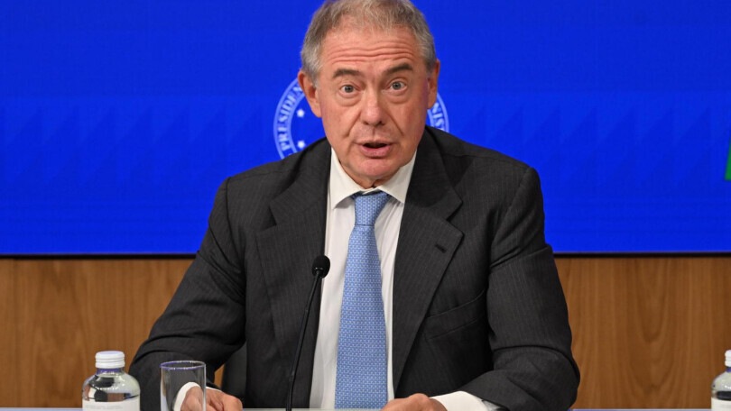 Stellantis, Urso: "Il gruppo deve presentare un piano preciso"