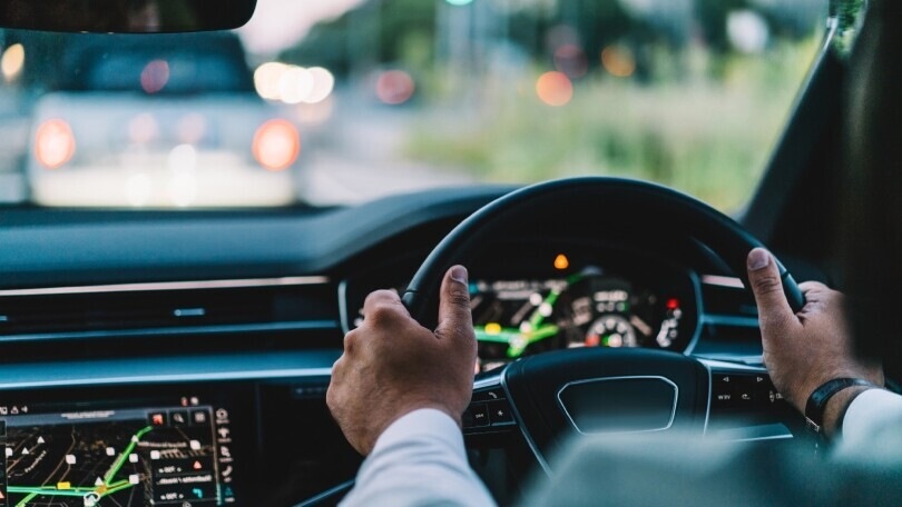 Google, l'ultimo sistema di sicurezza è estremo: l'auto guida da sola se tu guidi male