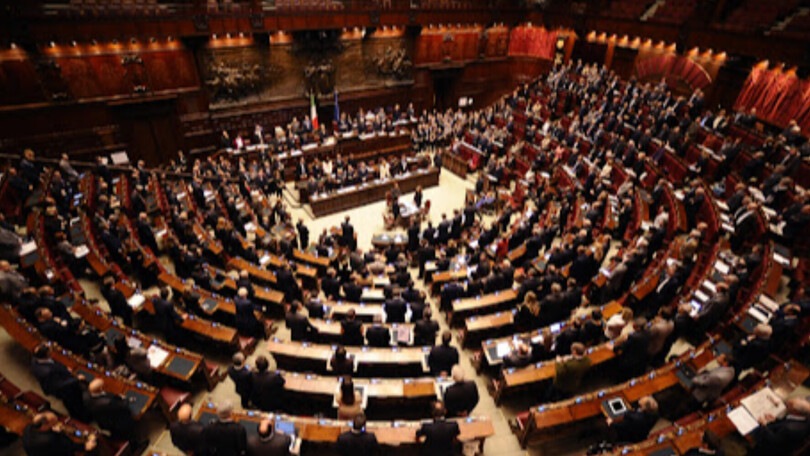 Stellantis, scontro sull'automotive, le reazioni della politica