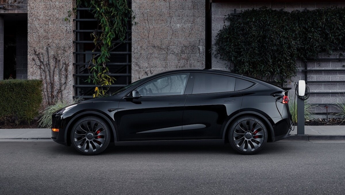 Tesla Model Y 2025, il design Juniper senza più segreti