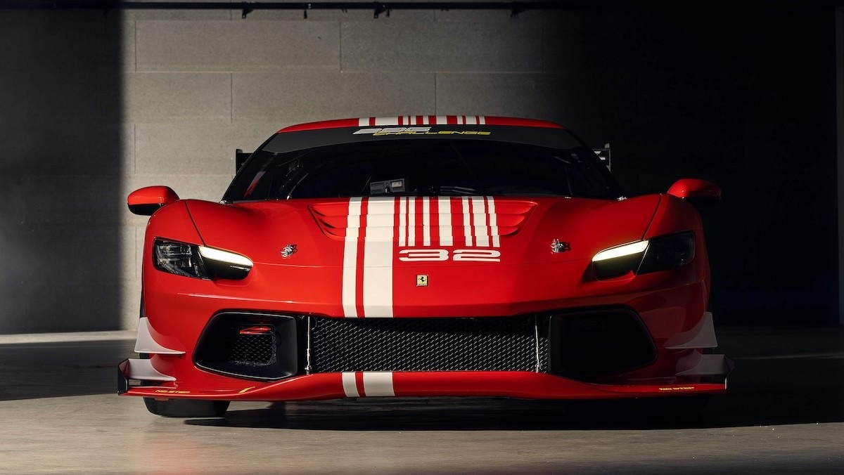 Ferrari 296 Versione Speciale debutterà in primavera