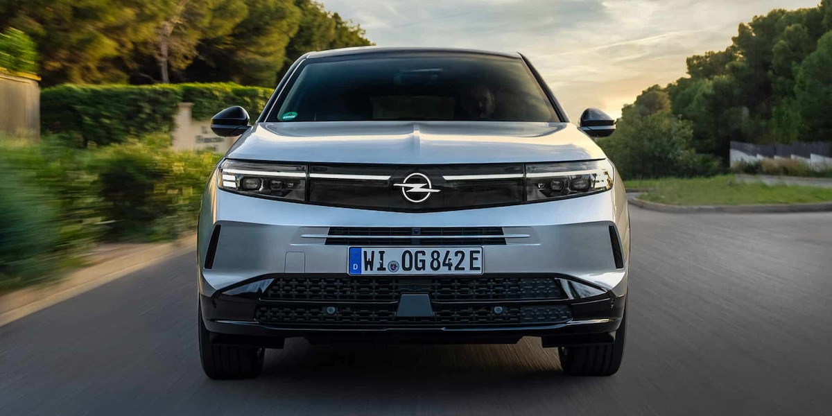 Opel Grandland, la PHEV da 1.000 km con un pieno