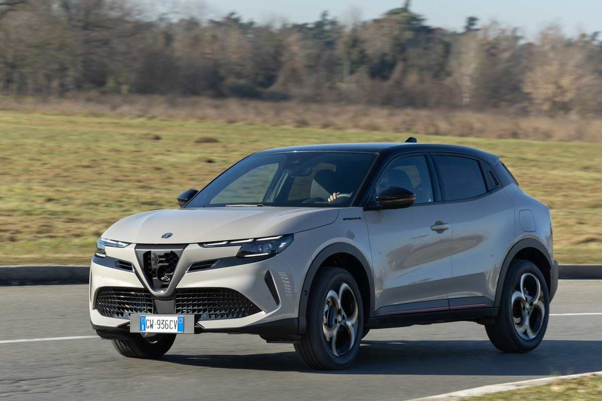 Alfa Romeo Junior, c'è sostanza sotto al cofano