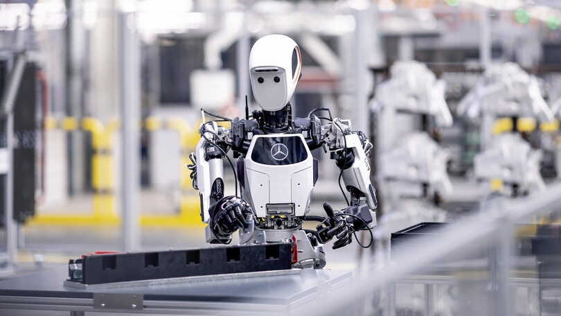 Mercedes, AI e robot umanoidi per accelerare la produzione
