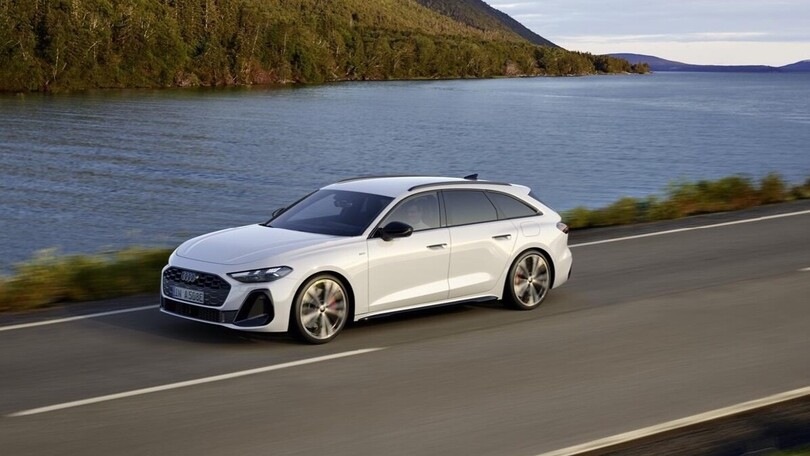 Nuova Audi A5 Avant svela l'e-Hybrid, arrivano le ibride plug-in