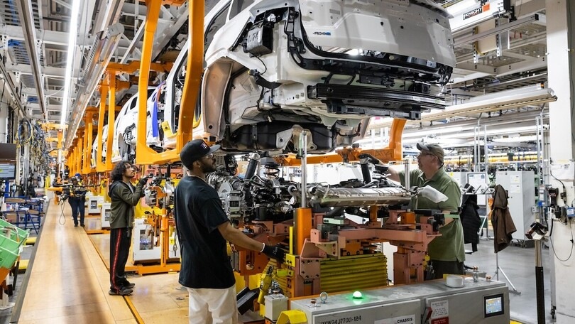 Dazi al 25% sulle auto importate negli USA, le reazioni di Acea e Unione Europea