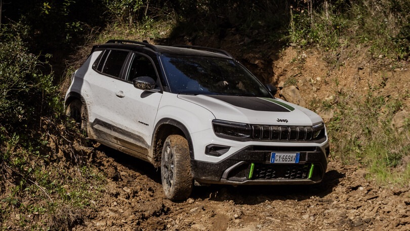 Jeep Avenger 4Xe, in fuoristrada senza paura
