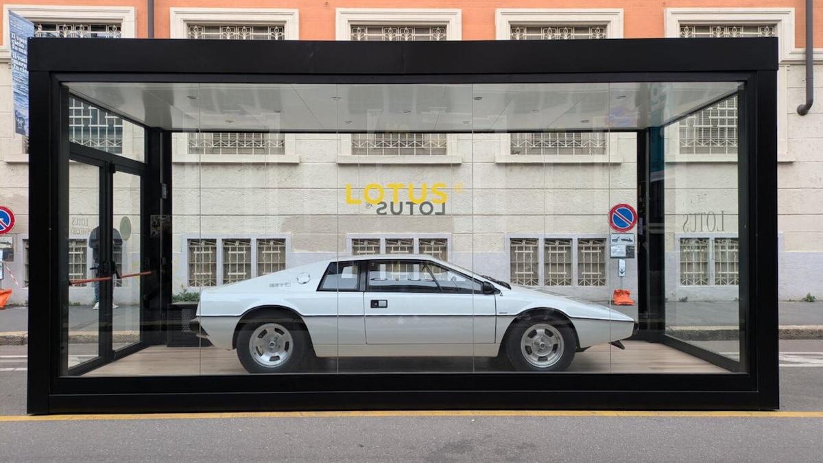 Lotus alla Milano Design Week mette in mostra passato e futuo
